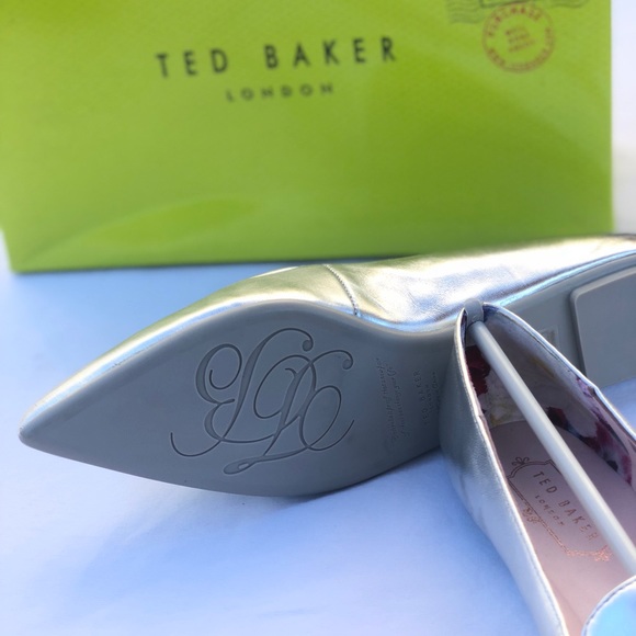 Shoes - Picture 4 of 6